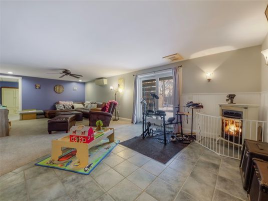 Fireplace, Interior, Living room, Recessed Lighting