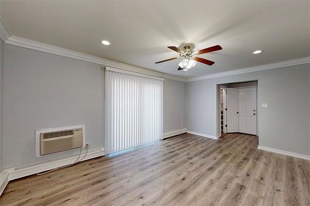 Empty room, Interior, Recessed Lighting, Wood Texture Flooring
