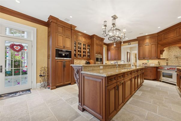 Chandelier, Interior, Kitchen, Recessed Lighting, Stainless Steel Appliances