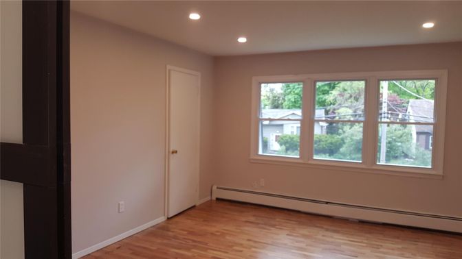 Empty room, Interior, Recessed Lighting, Wood Texture Flooring