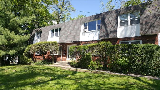 Exterior, Facade, Brick Facade, Cape Cod