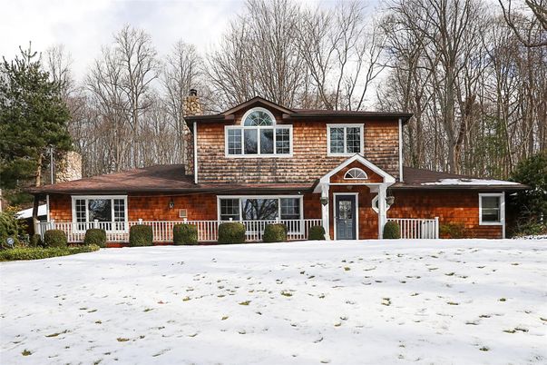 Backyard, Exterior, Facade, Split Level