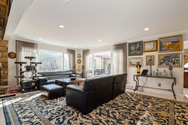 Fitness Equipment, Interior, Living room, Recessed Lighting