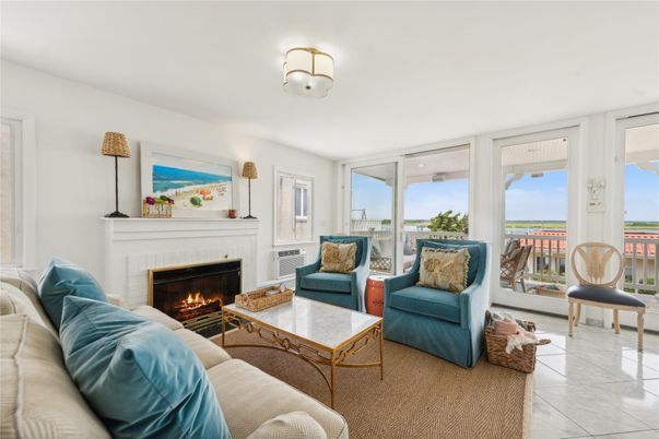 Fireplace, Interior, Living room