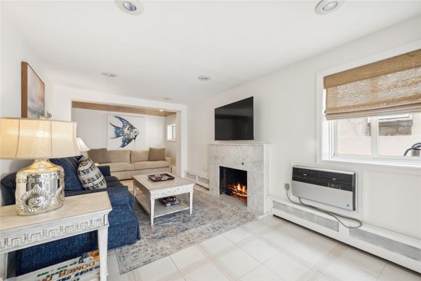 Fireplace, Interior, Living room, Recessed Lighting
