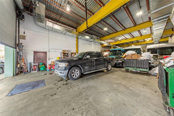 Garage, Interior