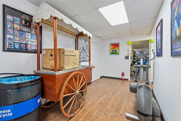Fitness Equipment, Interior, Recessed Lighting, Wood Texture Flooring