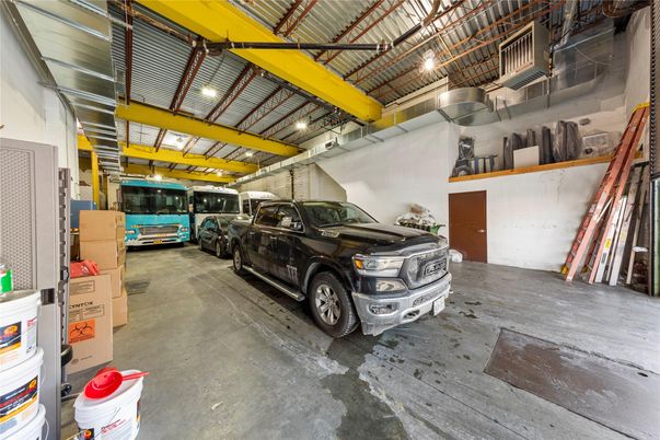 Garage, Interior