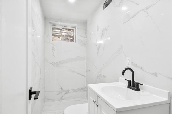 Bathroom, Interior, Marble Walls, Recessed Lighting