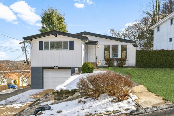 Attached, Exterior, Facade, Raised Ranch