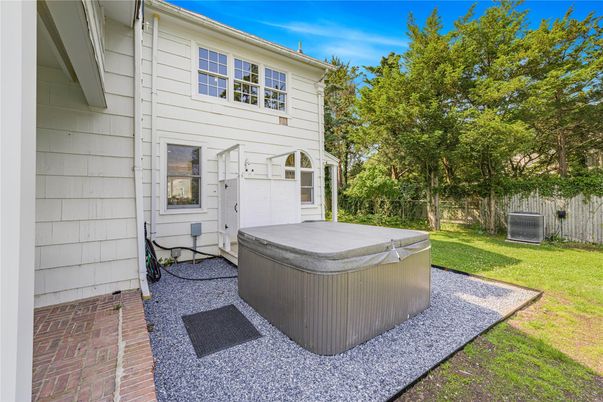 Exterior, Hot Tub