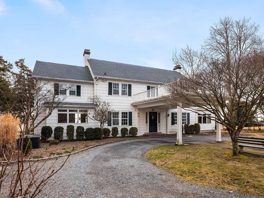 Backyard, Exterior, Facade, Farmhouse