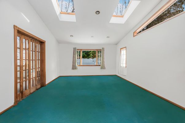 Empty room, Glass Ceilings, Interior, Recessed Lighting