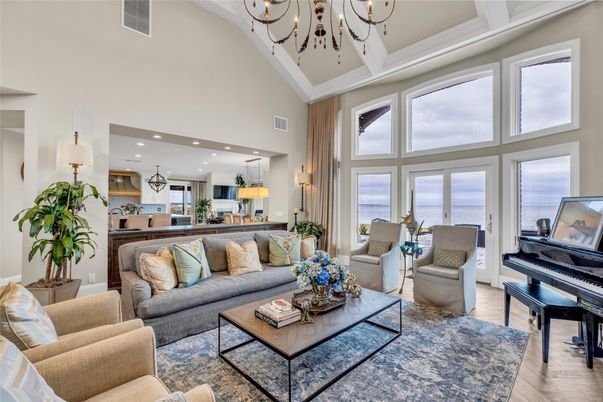 Chandelier, Interior, Kitchen, Living room, Piano, Recessed Lighting, Wood Texture Flooring