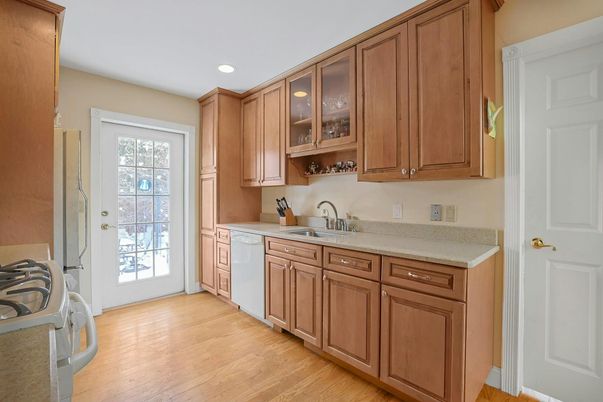Interior, Kitchen, Recessed Lighting, Wood Texture Flooring