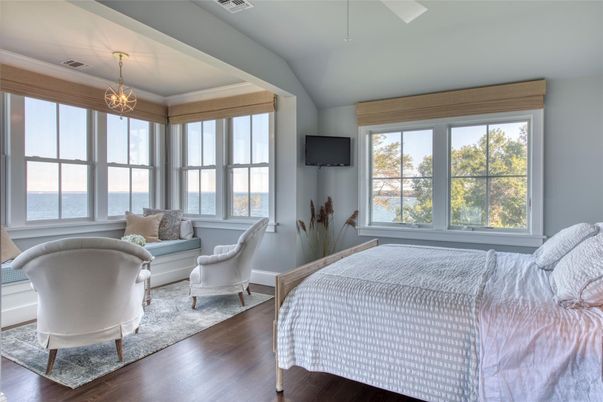 Bedroom, Interior, Pendant Lights, Water, Wood Texture Flooring