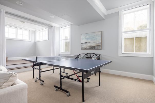 Game Room, Interior