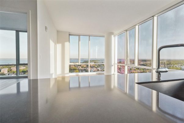 Empty room, Interior, Water