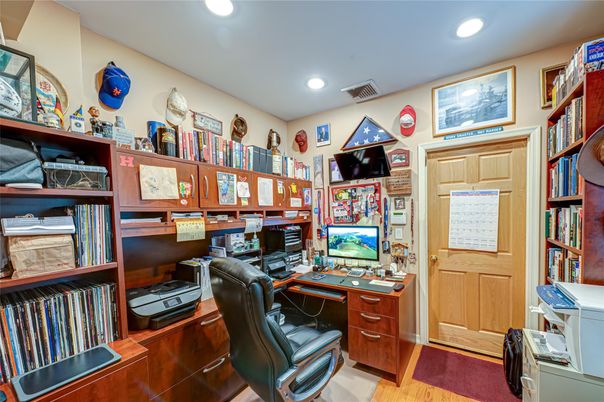 Home Office, Interior, Recessed Lighting, Wood Texture Flooring