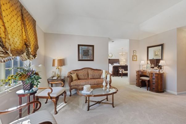 Chandelier, Interior, Living room