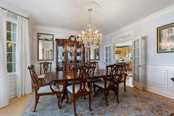 Chandelier, Dining room, Interior