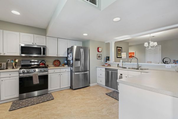 Chandelier, Interior, Kitchen, Recessed Lighting, Stainless Steel Appliances