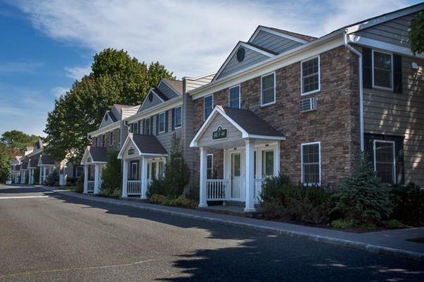 Exterior, Facade, Brick Facade, Georgian