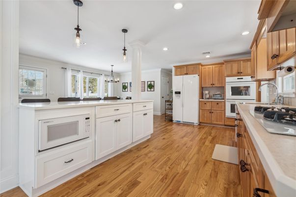 Interior, Kitchen, Pendant Lights, Recessed Lighting, Wood Texture Flooring