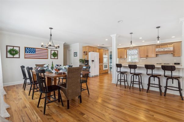 Chandelier, Dining room, Interior, Kitchen, Pendant Lights, Recessed Lighting, Wood Texture Flooring