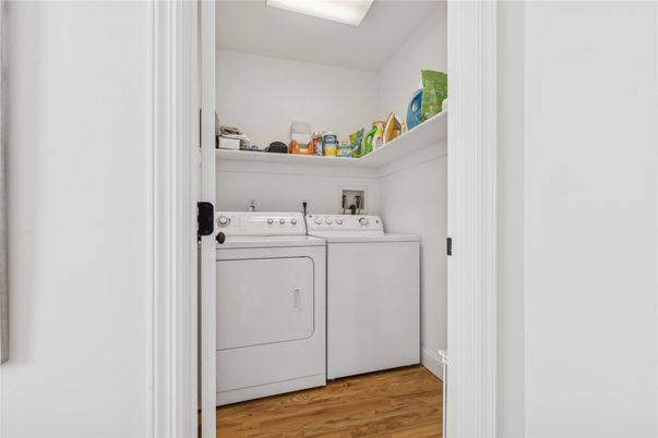 Interior, Utility Closets, Washer, Wood Texture Flooring