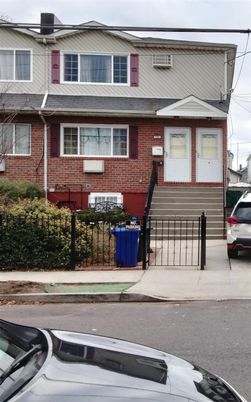 Exterior, Facade, Brick Facade, Rowhouse
