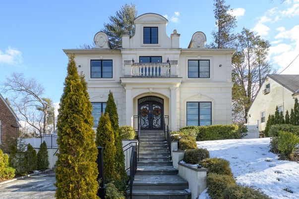 Exterior, Facade, French Provincial