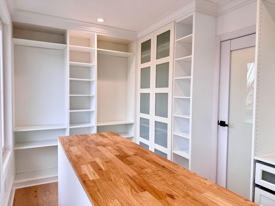 Interior, Recessed Lighting, Walk-in Closets, Wood Texture Flooring