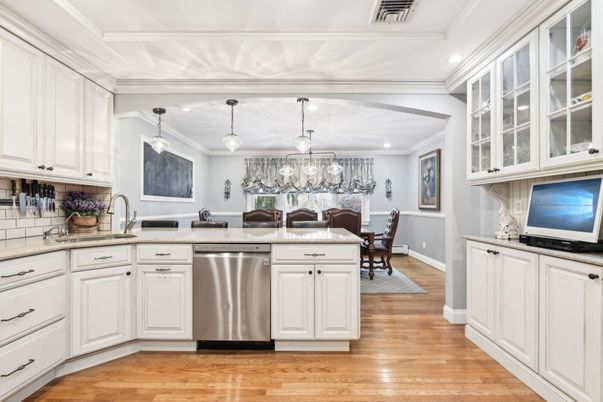 Dining room, Interior, Kitchen, Pendant Lights, Recessed Lighting, Wood Texture Flooring