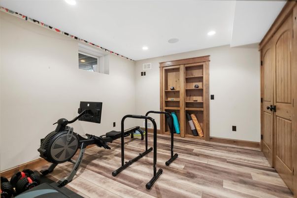 Fitness Equipment, Interior, Recessed Lighting, Wood Texture Flooring