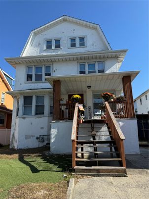 Exterior, Facade, Farmhouse