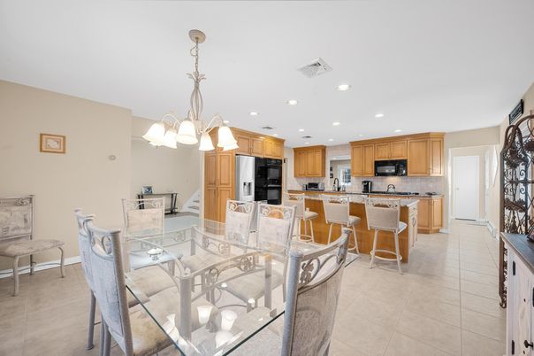 Dining room, Interior, Kitchen, Recessed Lighting, Stainless Steel Appliances