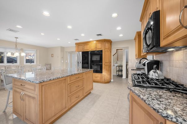 Dining room, Interior, Kitchen, Pendant Lights, Recessed Lighting, Stainless Steel Appliances