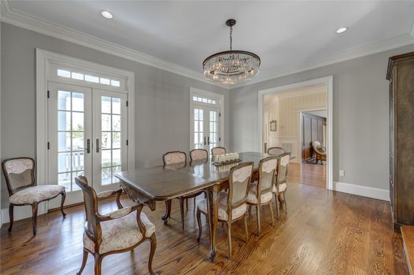 Chandelier, Dining room, Interior, Recessed Lighting, Wood Texture Flooring