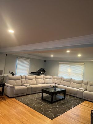 Fitness Equipment, Interior, Living room, Recessed Lighting, Wood Texture Flooring