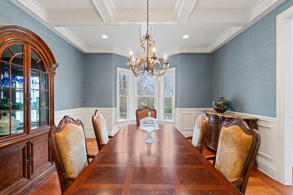 Chandelier, Dining room, Interior, Recessed Lighting, Wood Texture Flooring
