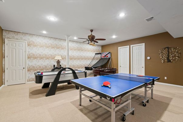 Game Room, Interior, Recessed Lighting