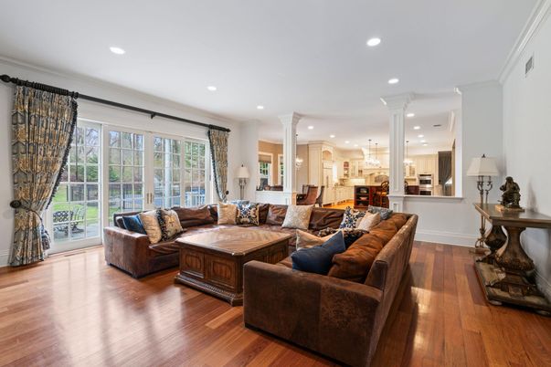 Chandelier, Interior, Kitchen, Living room, Pendant Lights, Recessed Lighting, Wood Texture Flooring