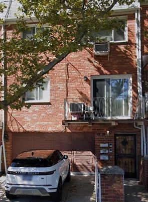 Attached, Exterior, Facade, Brick Facade, Rowhouse