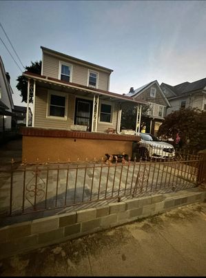 Exterior, Facade, American Foursquare