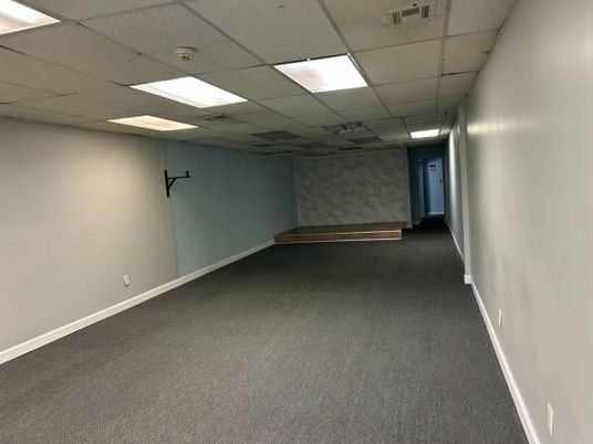 Empty room, Interior, Recessed Lighting