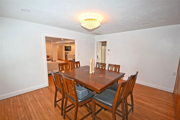 Chandelier, Dining room, Interior, Recessed Lighting, Wood Texture Flooring