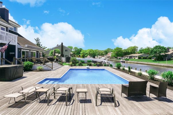 Exterior, Pool, Water