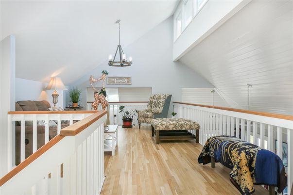 Interior, Pendant Lights, Wood Texture Flooring