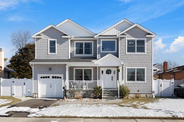 Attached, Exterior, Facade, Farmhouse